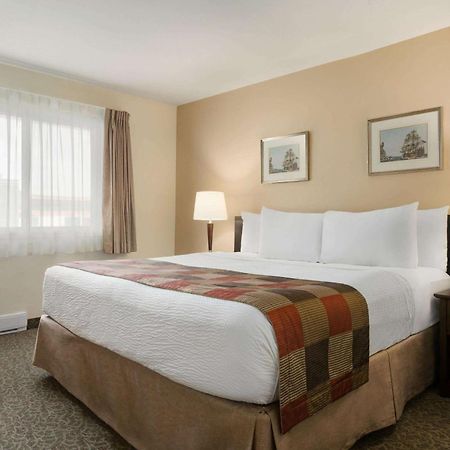 Days Inn By Wyndham Montreal East Luaran gambar