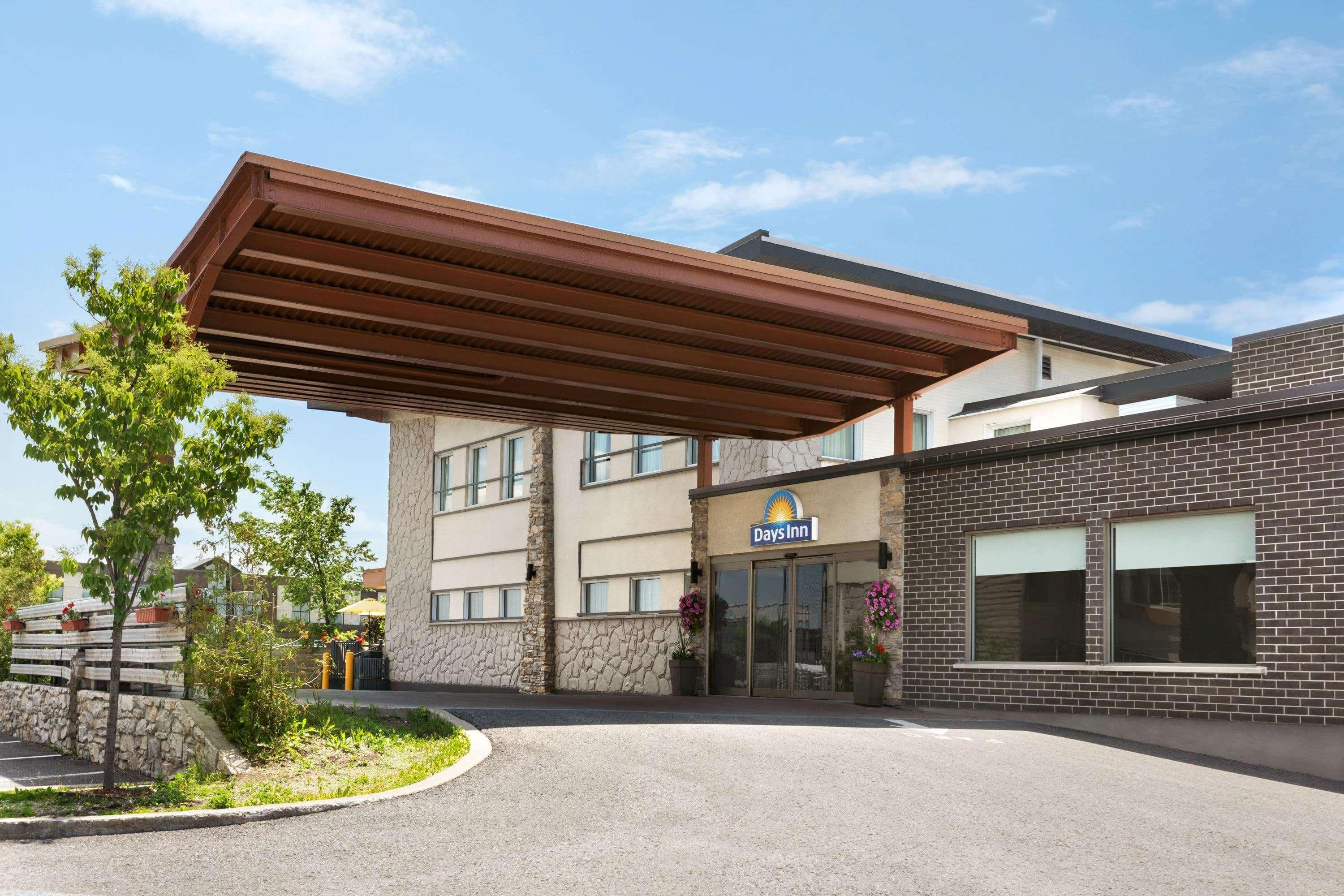 Days Inn By Wyndham Montreal East Luaran gambar