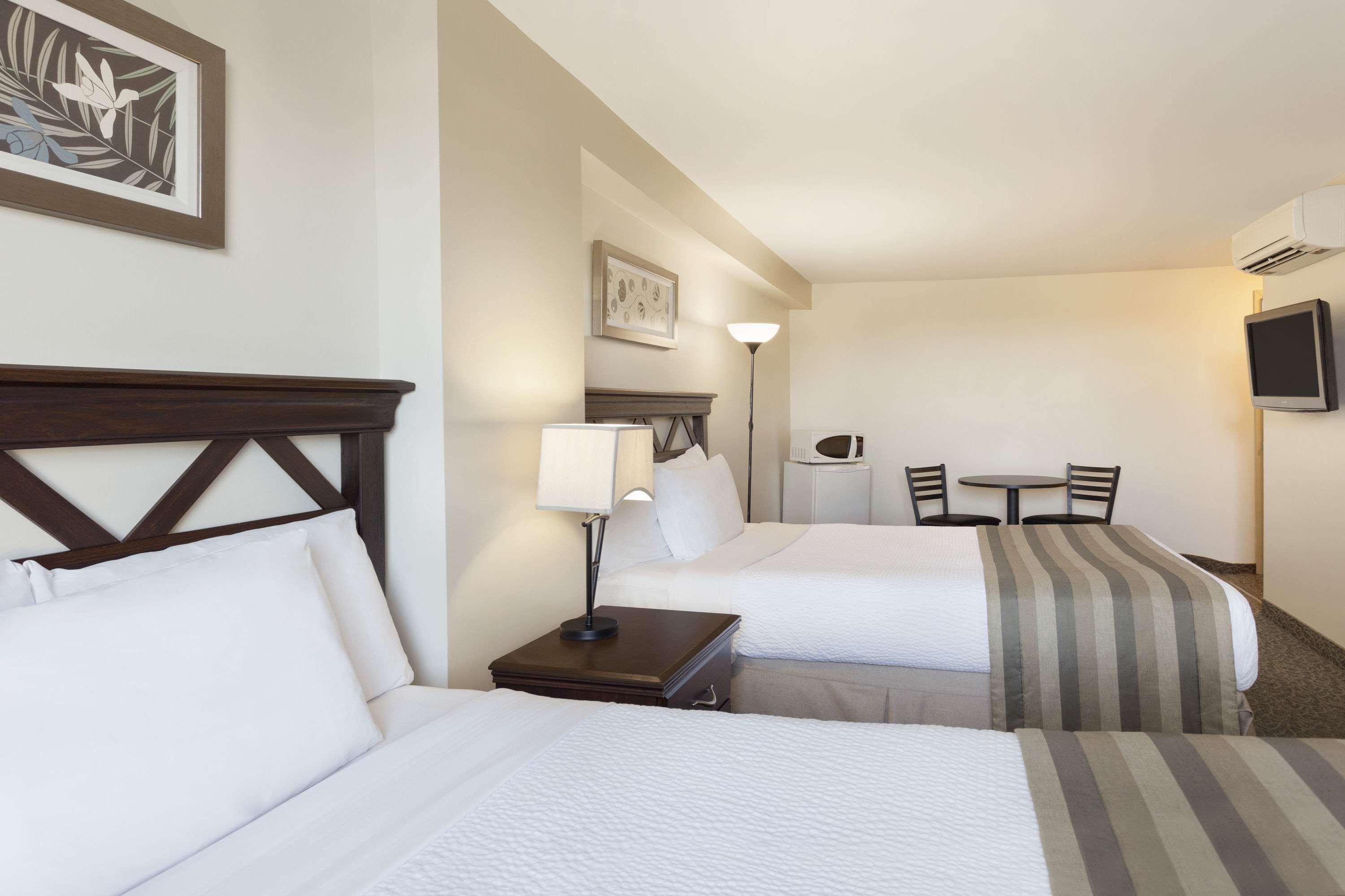 Days Inn By Wyndham Montreal East Luaran gambar