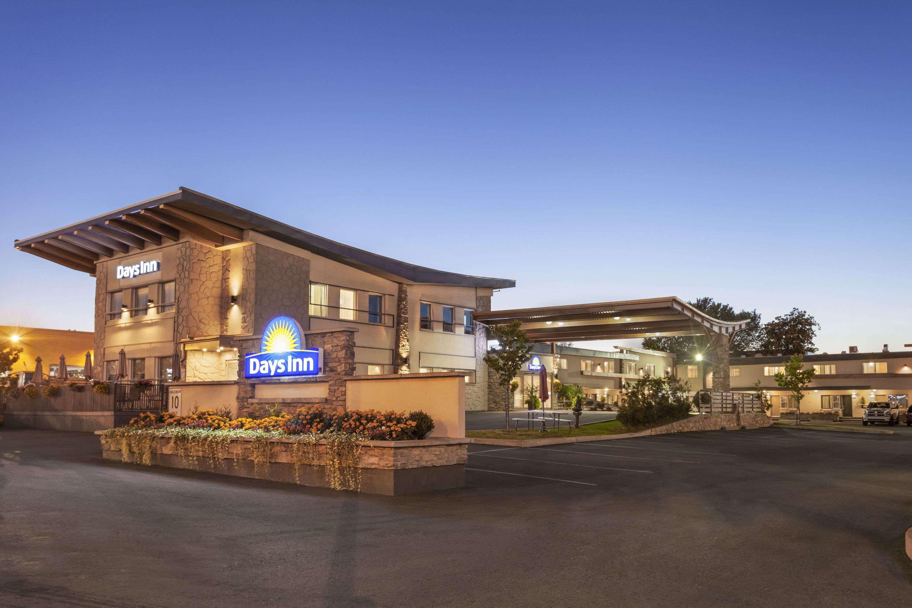 Days Inn By Wyndham Montreal East Luaran gambar