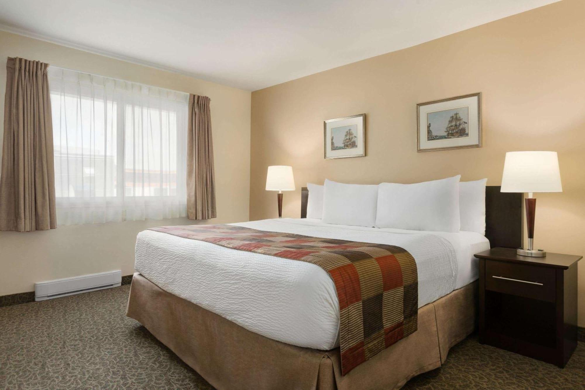 Days Inn By Wyndham Montreal East Luaran gambar